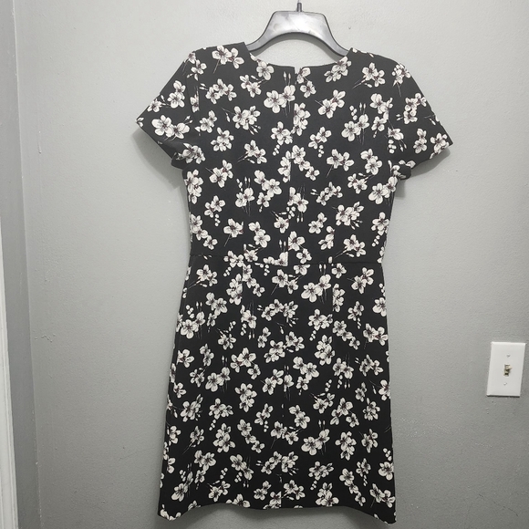 Loft women's mini dress size 6 floral with pockets black and cream - Picture 5 of 8